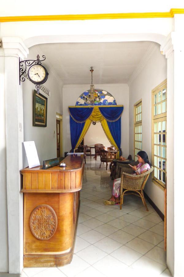 Hotel Tulips Yogyakarta Extérieur photo