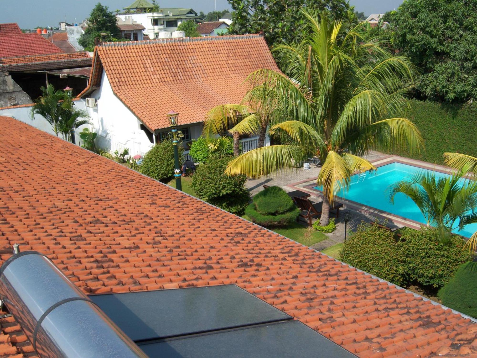 Hotel Tulips Yogyakarta Extérieur photo