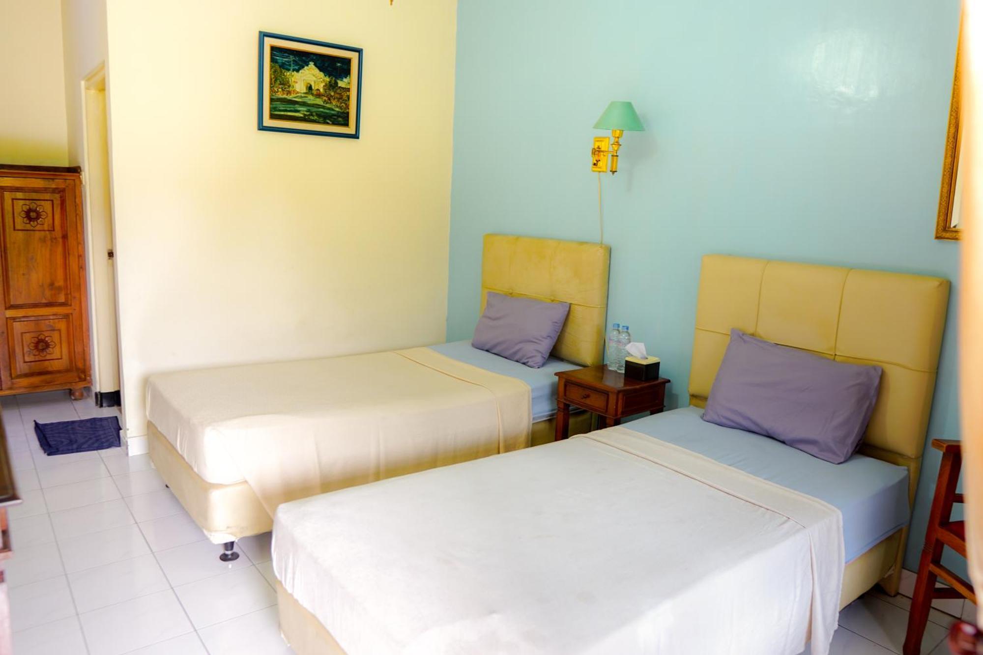 Hotel Tulips Yogyakarta Extérieur photo