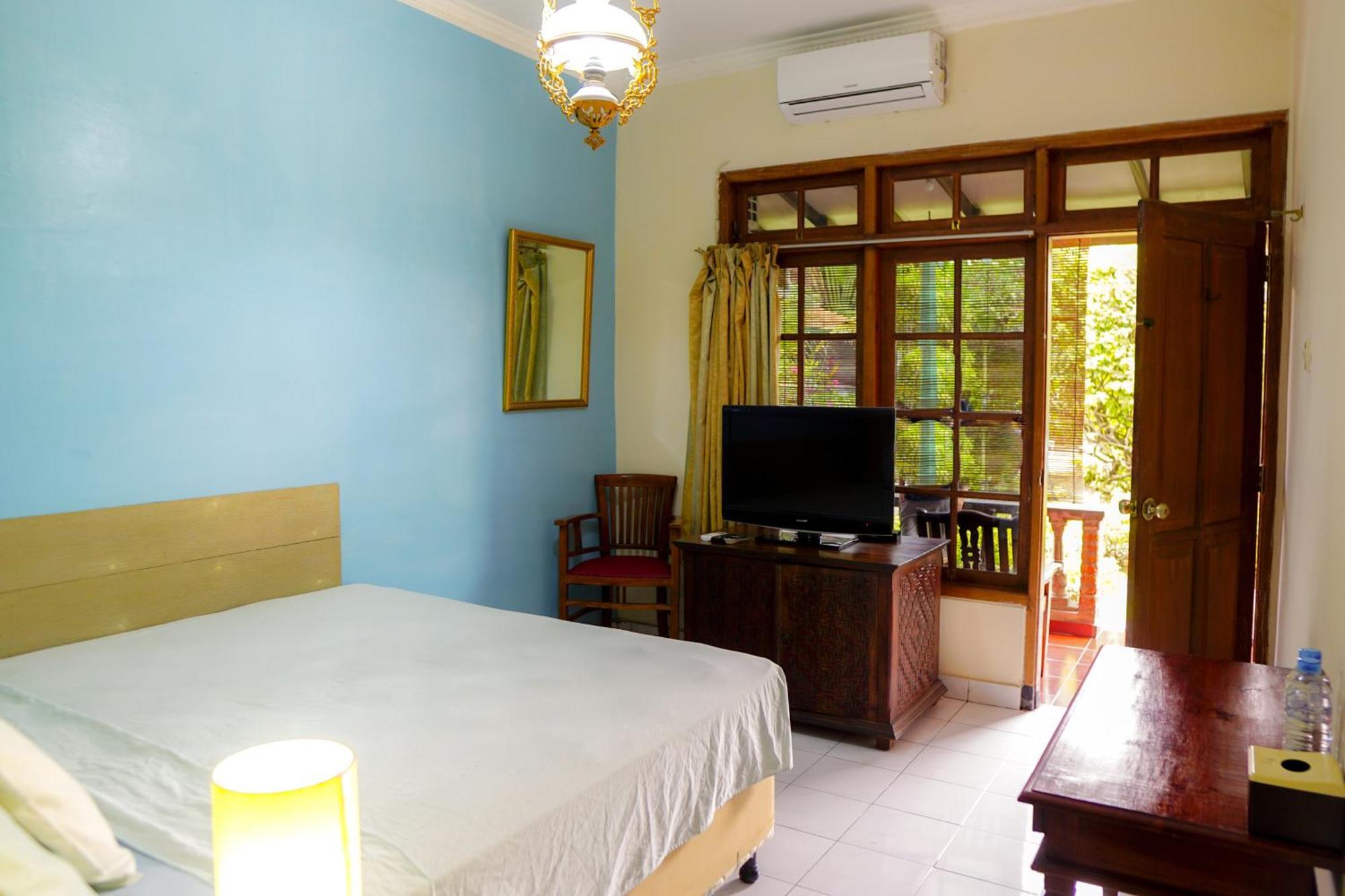 Hotel Tulips Yogyakarta Extérieur photo