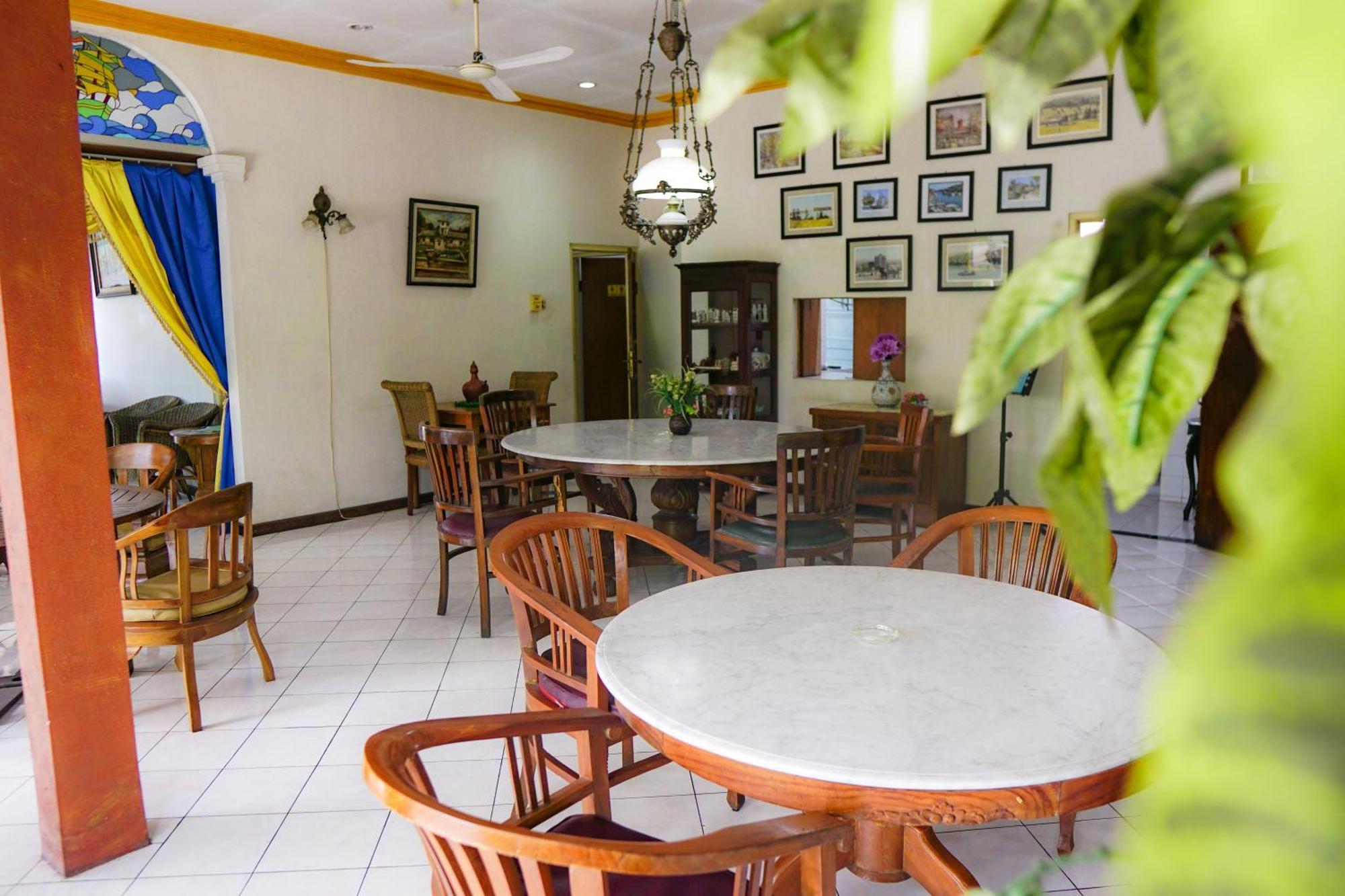 Hotel Tulips Yogyakarta Extérieur photo